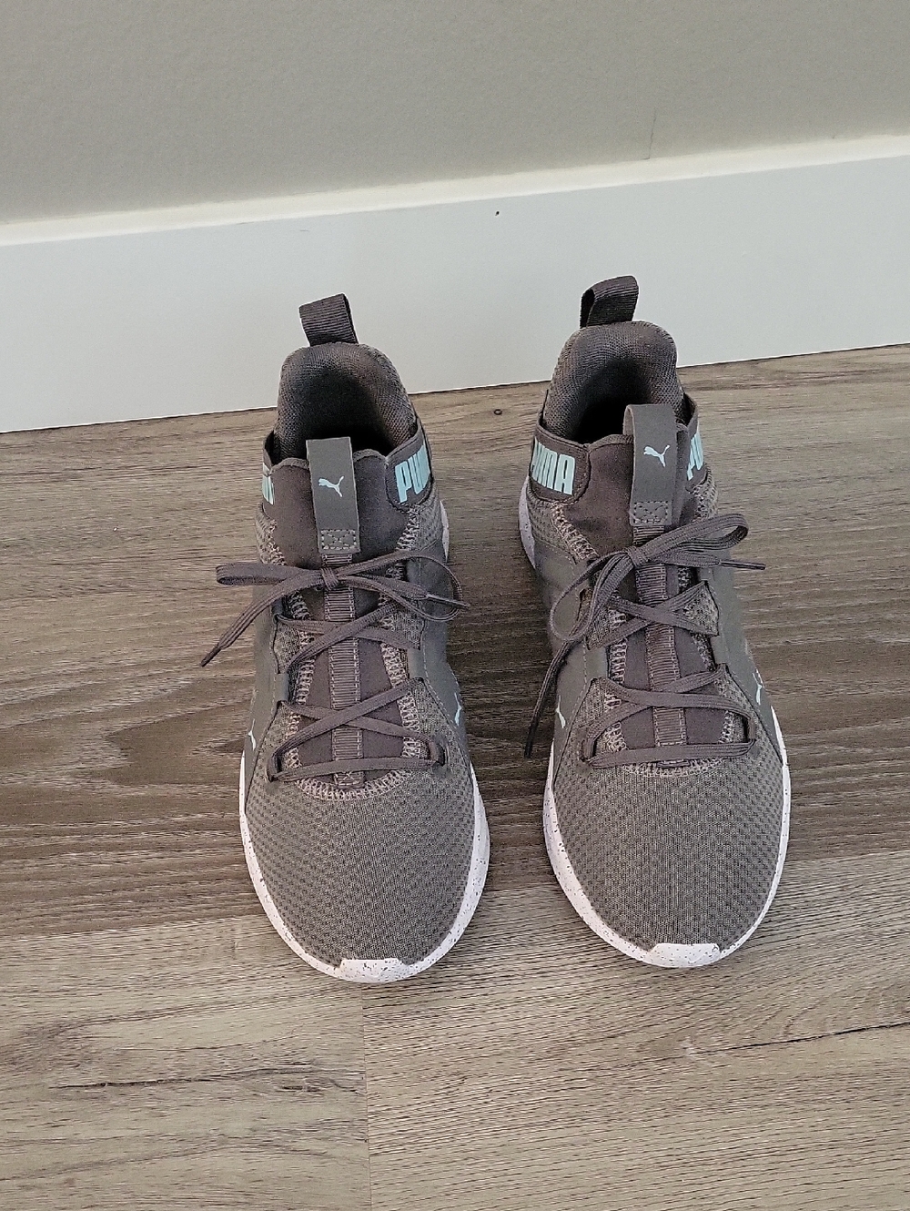 New W/O box Puma Gray Mesh Lace-Up Sneakers with Light Blue Logo - Picture 1 of 6
